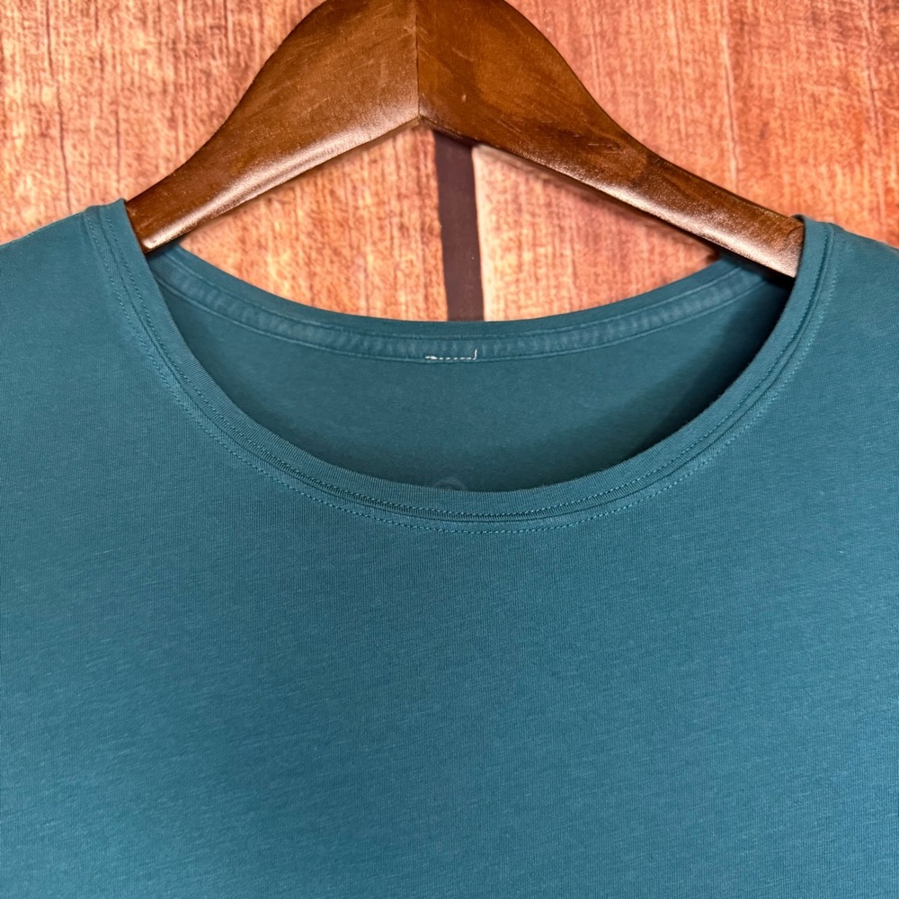 lululemon athletica Teal Short Sleeve Tee - Picture 2 of 7